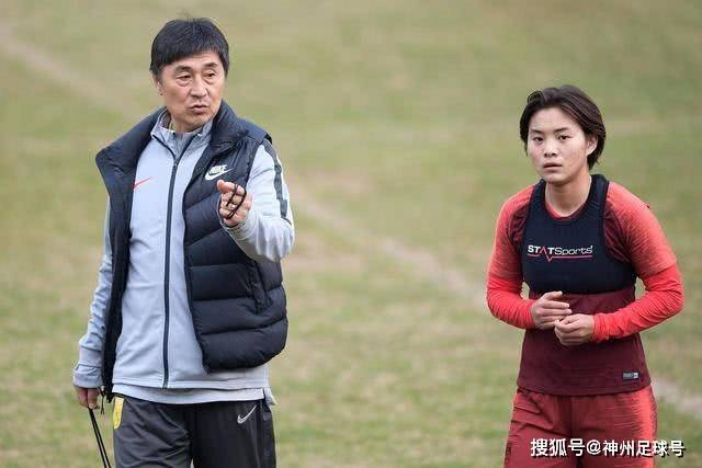 女同事每天共享午餐，董事长三个月后质问我追求她？